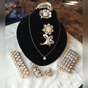 Vintage to Now Goldtone Rhinestone Jewelry Lot Sarah Coventry Flowers